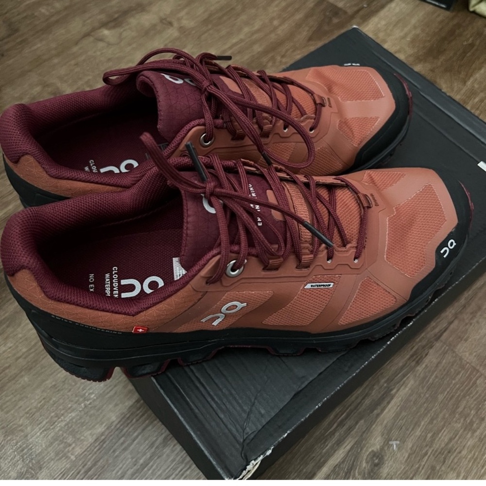 NWT on cloud trail running shoes